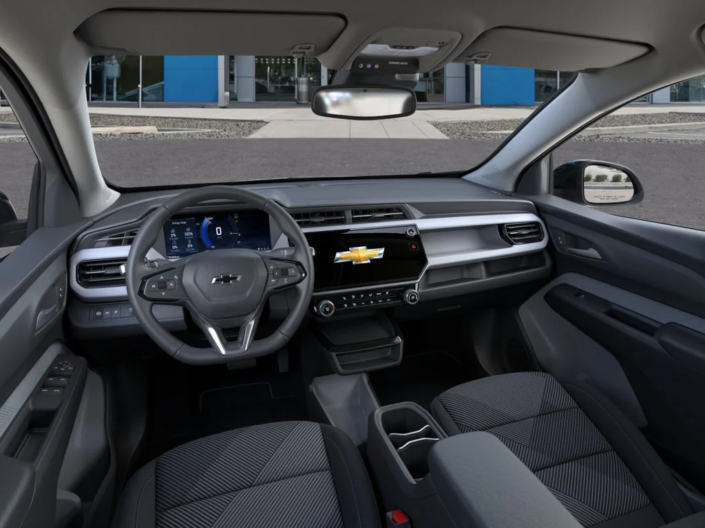New 2027 Summit White Chevrolet LT image 15