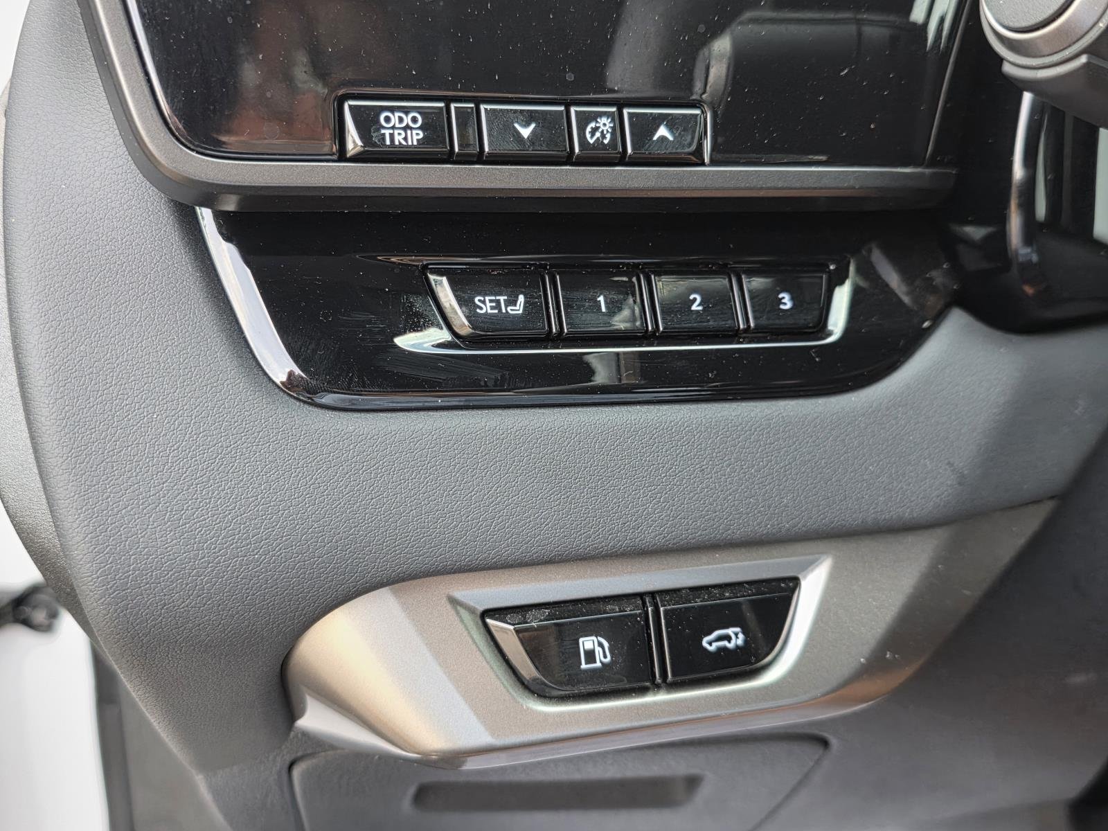 2024 Lexus RX Hybrid 500h - Photo 31