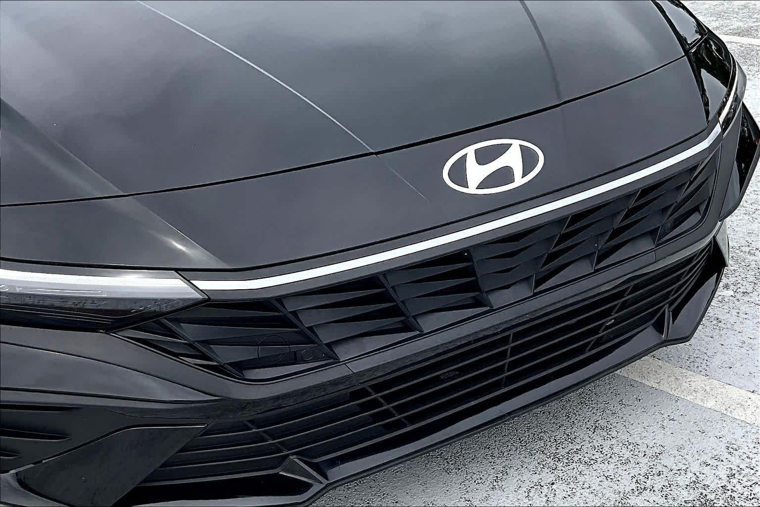 Used 2025 Abyss Black Hyundai Blue image 50