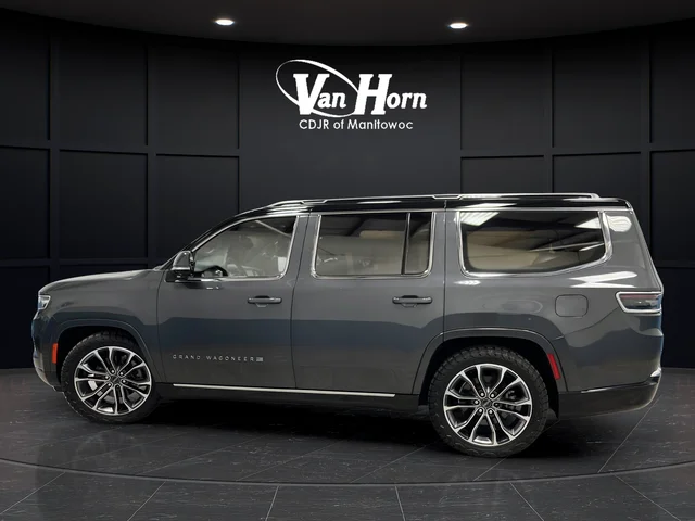 Used 2022 Baltic Gray Metallic Clearcoat Jeep Series III image 4