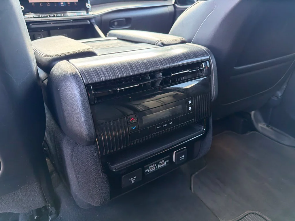 Used 2023 White Jeep Series II image 12