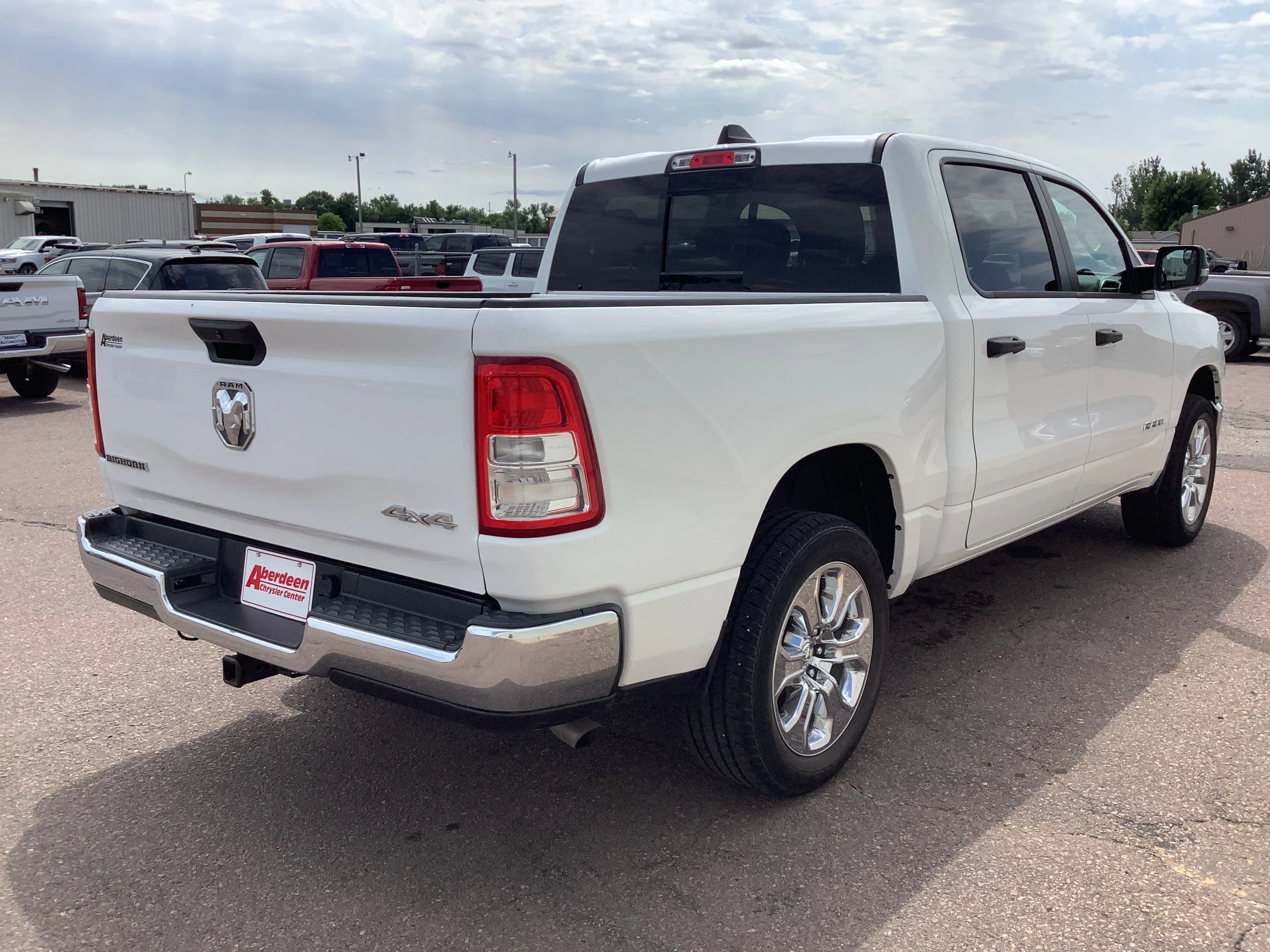 Used 2023 White Ram Big Horn/Lone Star image 4