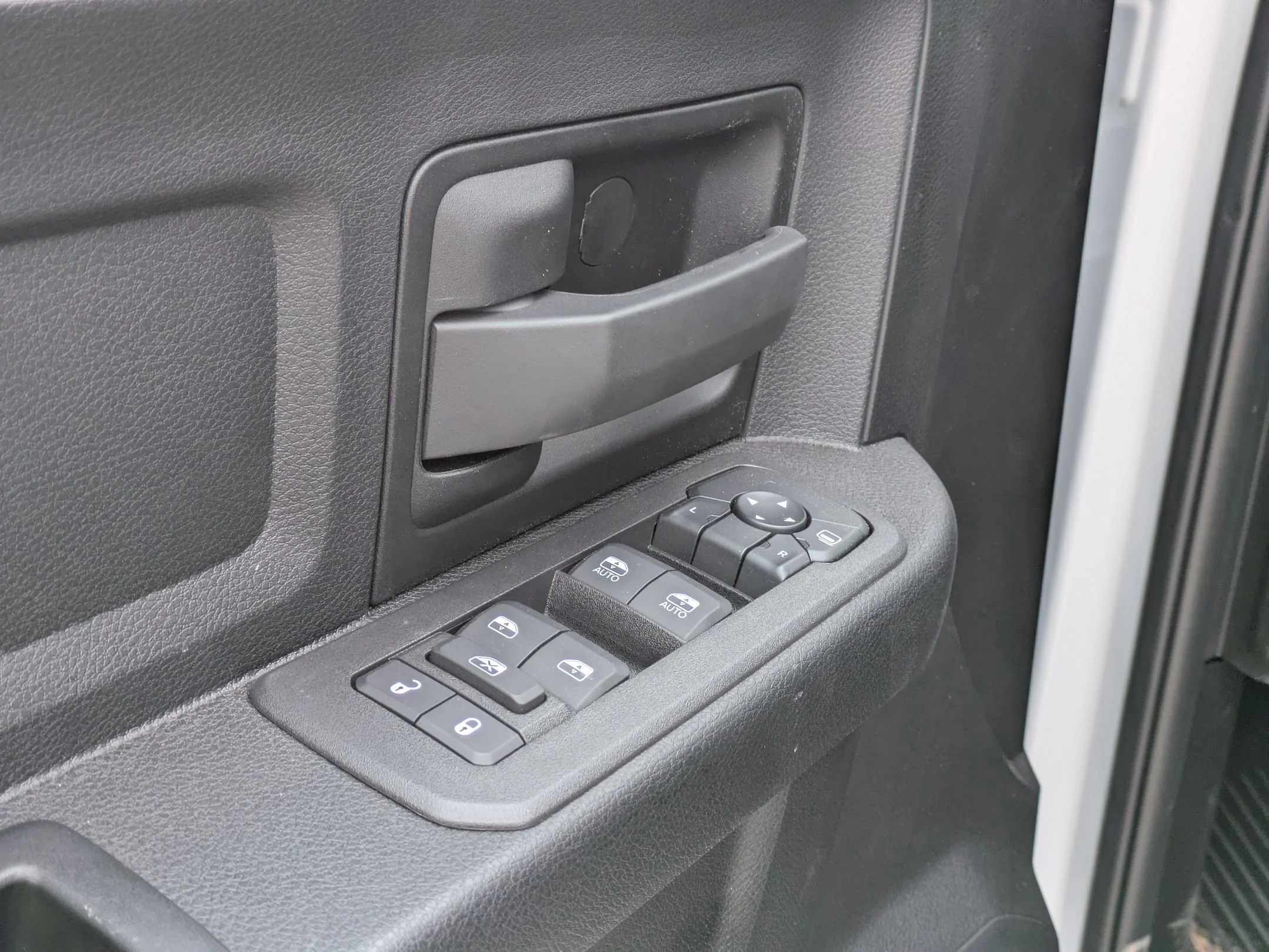 2026 RAM 3500 Chassis Tradesman - Photo 12