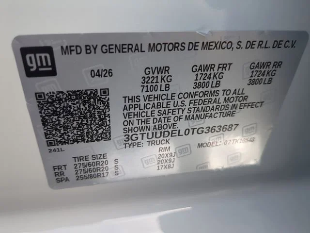 New 2026 Glacier White Tricoat GMC SLT image 34