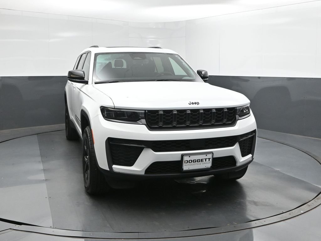 New 2026 Bright White Clear-Coat Exterior Paint Jeep Altitude image 17