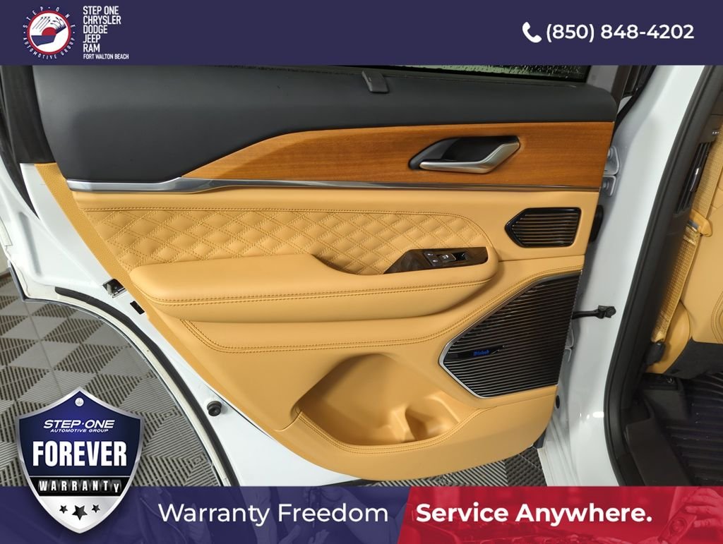 Used 2023 White Jeep Summit Reserve 4xe image 29