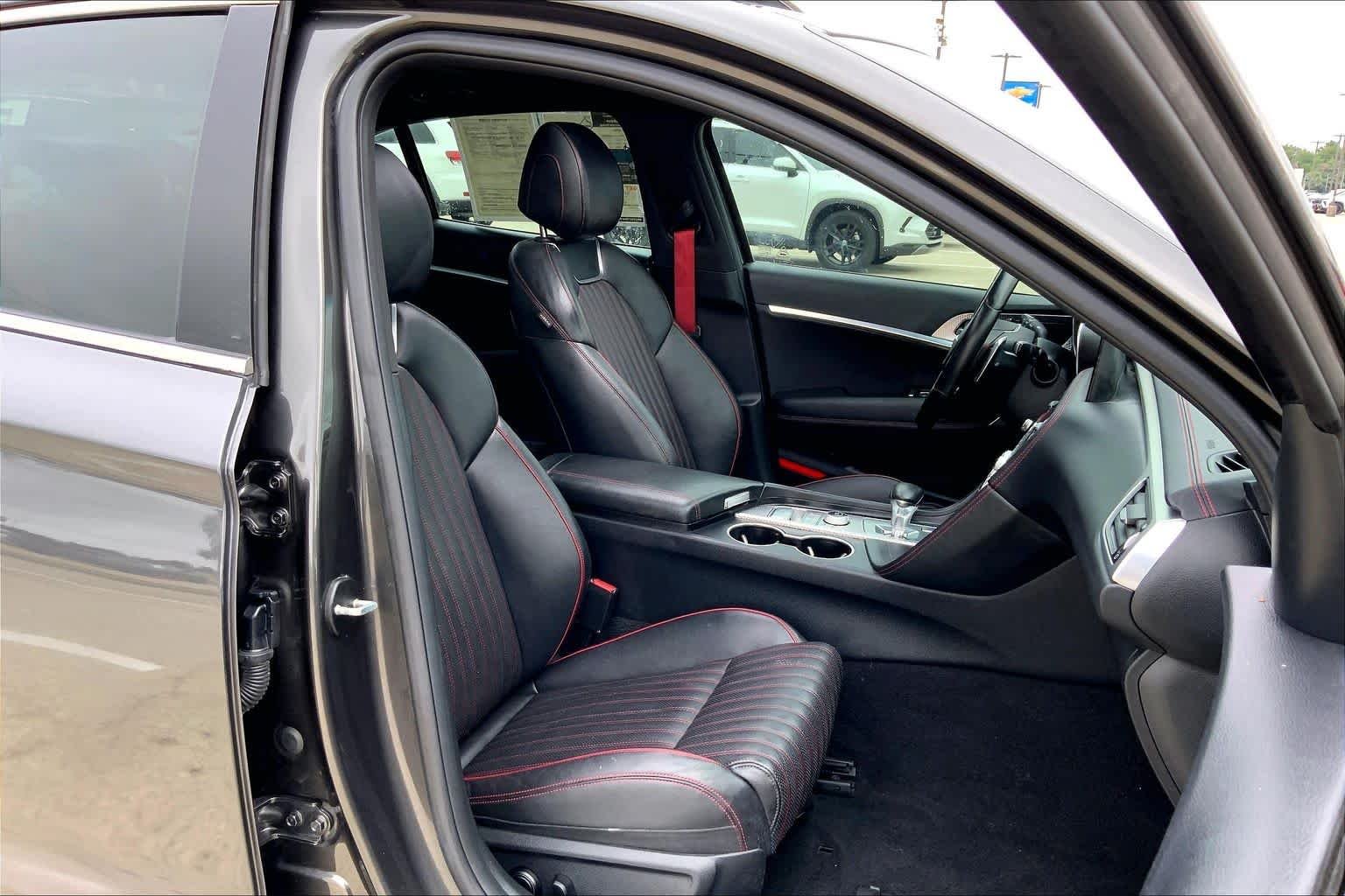 Used 2023 Makalu Gray Genesis 2.0T image 9