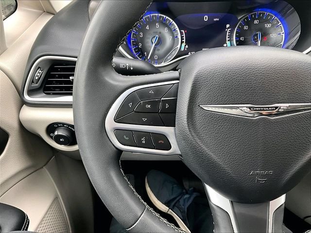 Used 2023 Silver Chrysler Touring L image 23