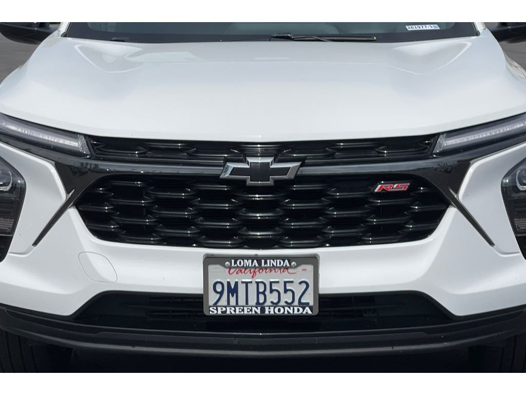 Used 2024 Summit White Chevrolet 2RS image 13
