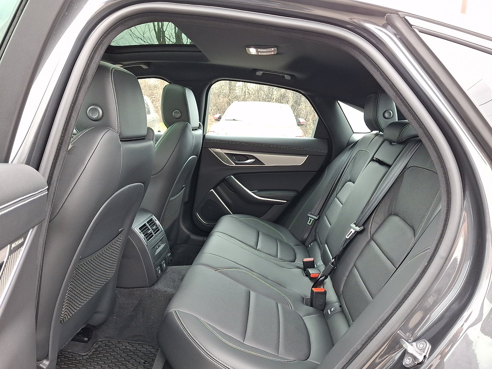 2024 Jaguar XF R-Dynamic SE