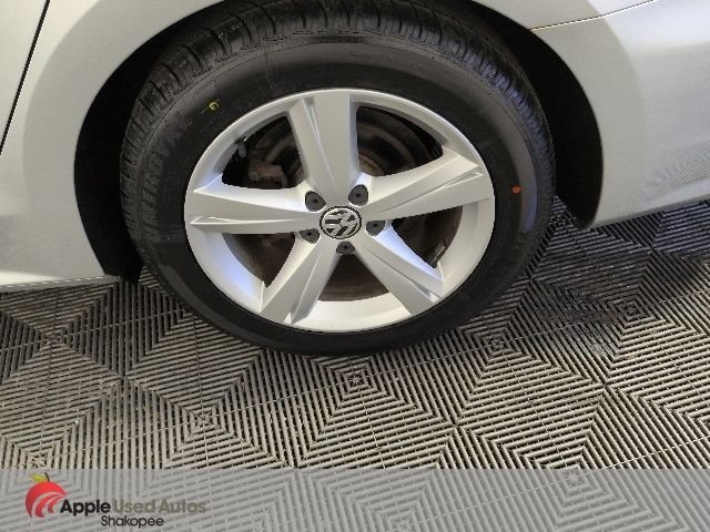 Used 2013 Silver Volkswagen 2.5 SE image 38