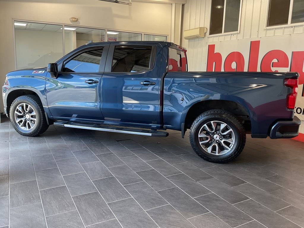 Used 2021 Blue Chevrolet RST image 5