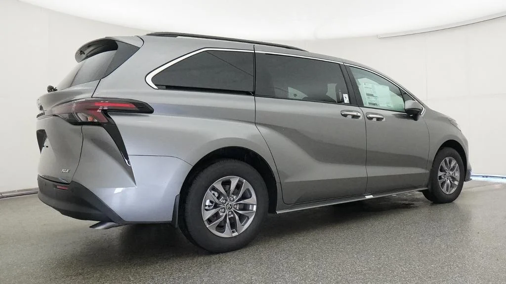 New 2026 Heavy Metal Toyota XLE image 17