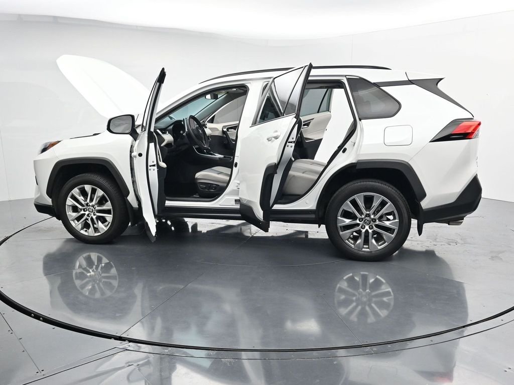 Used 2024 Beige Toyota XLE Premium image 42