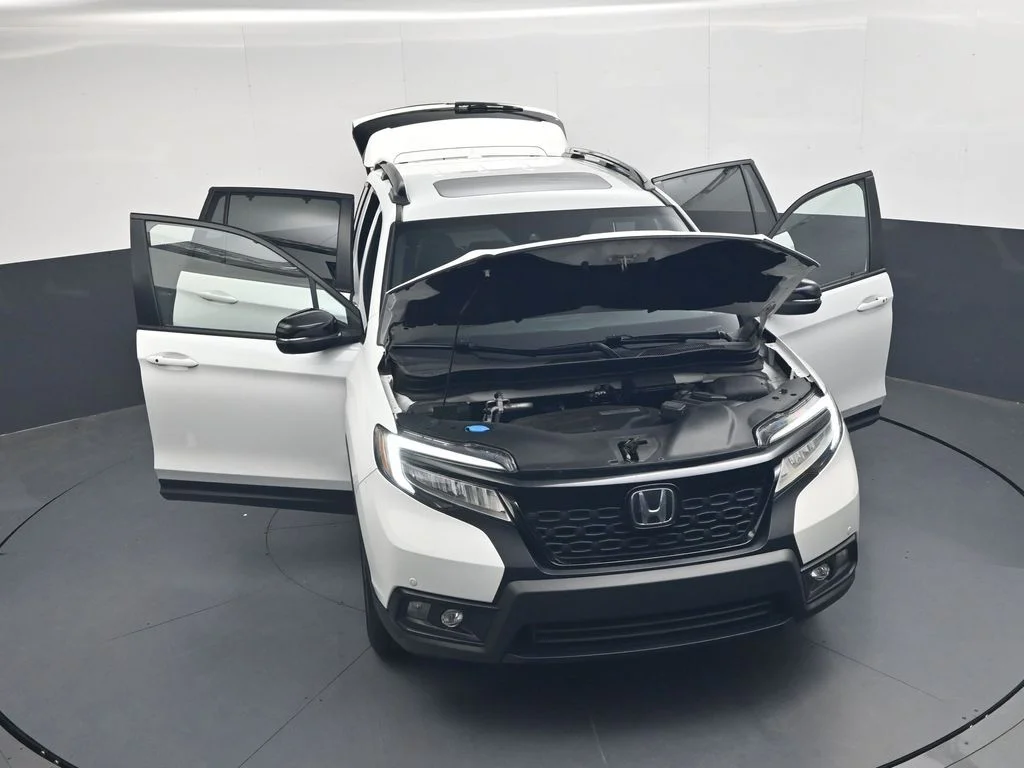Used 2020 Platinum White Pearl Honda Touring image 51