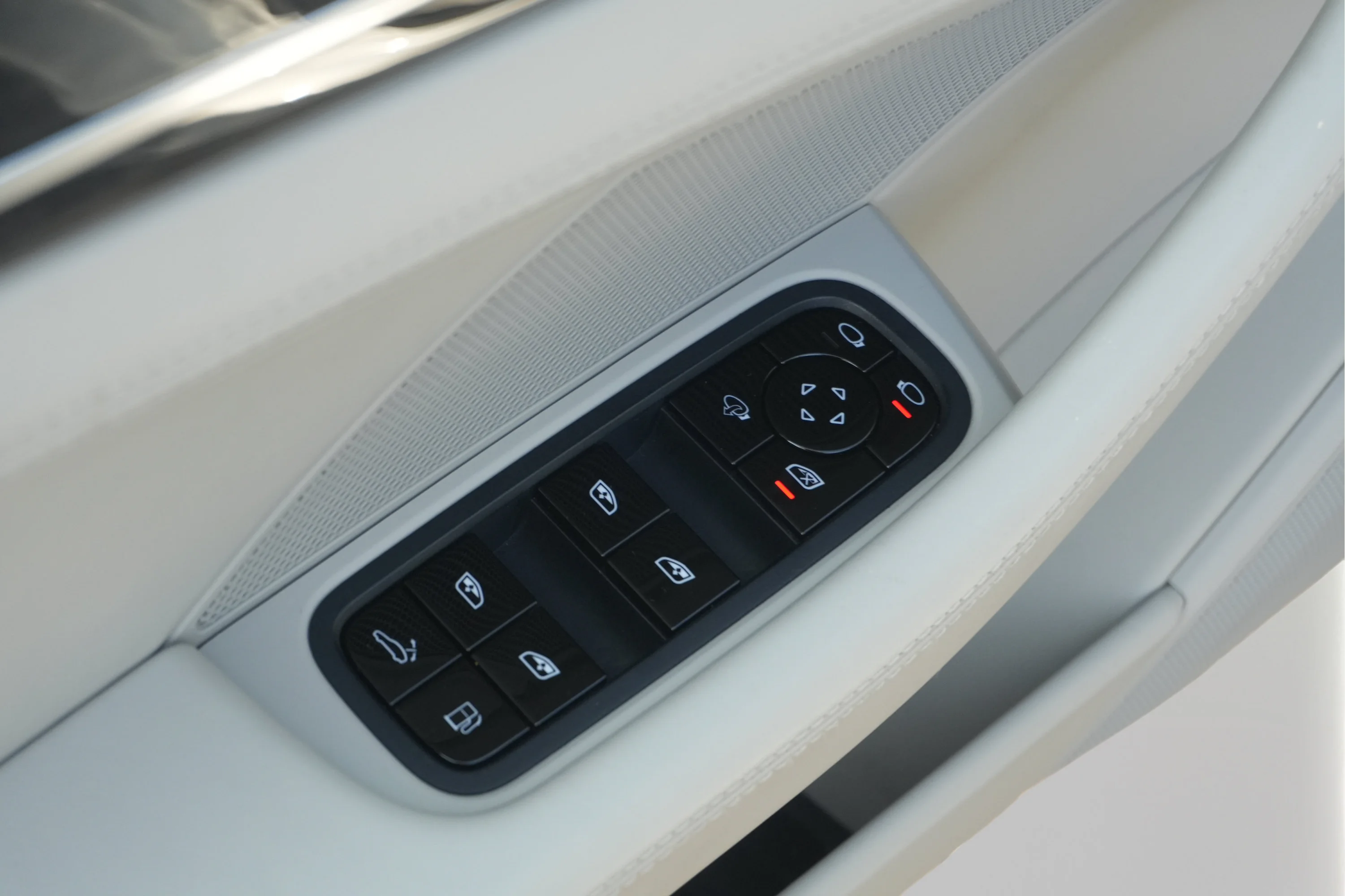 Used 2020 Dolomite Silver Metallic Porsche 4 E-Hybrid image 13