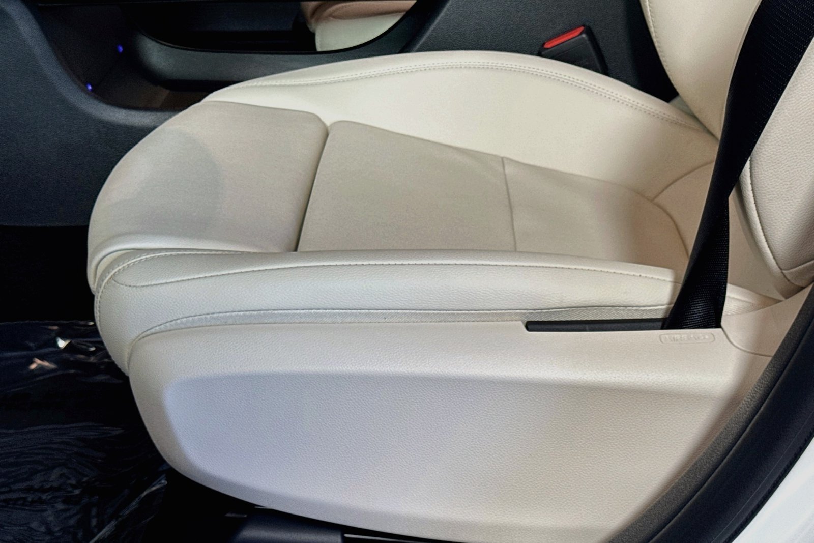 New 2027 Polar White Mercedes-Benz CLA 220 Hybrid image 17