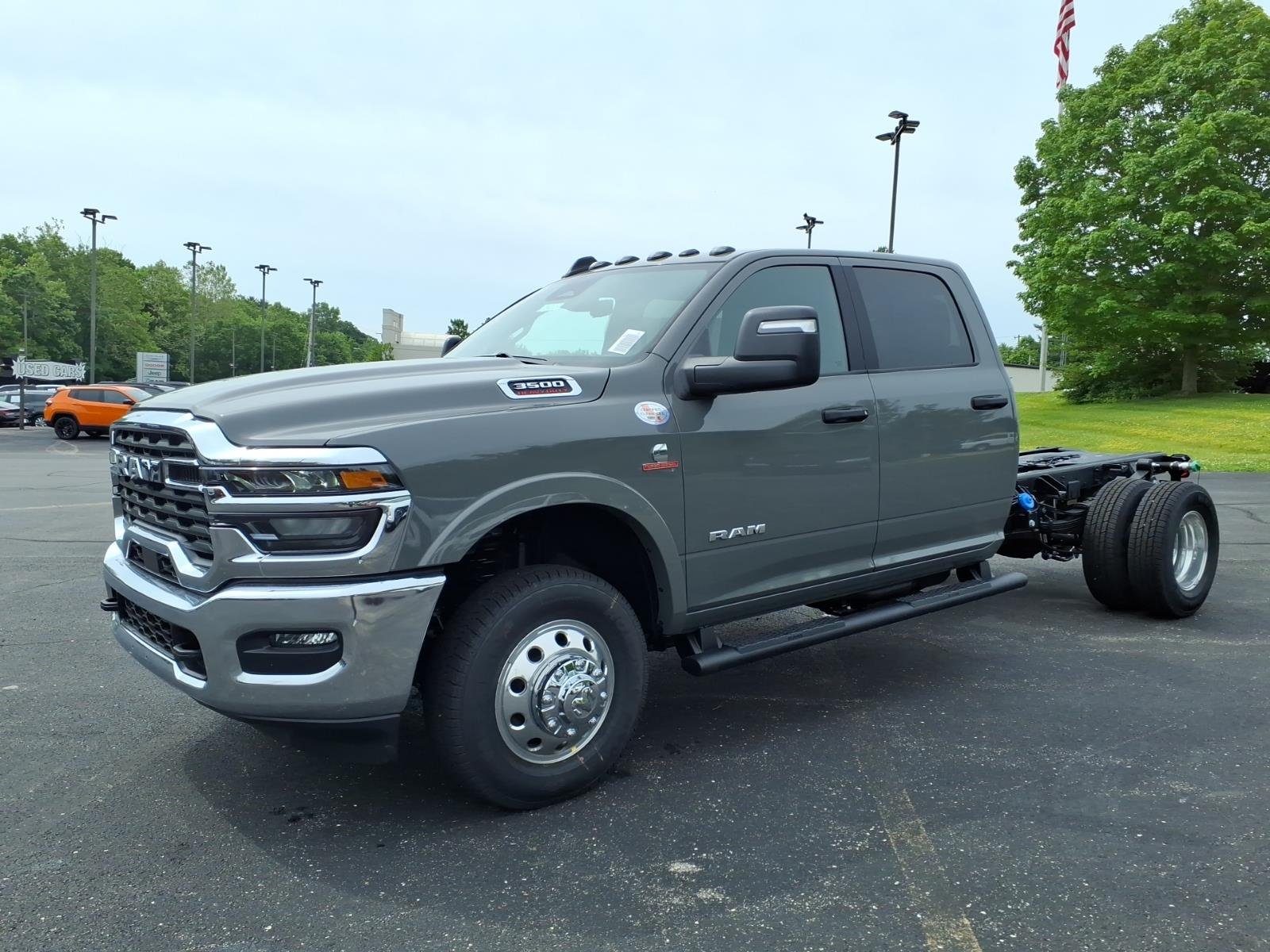 New 2026 Ceramic Gray Clear-Coat Exterior Paint RAM Big Horn image 3
