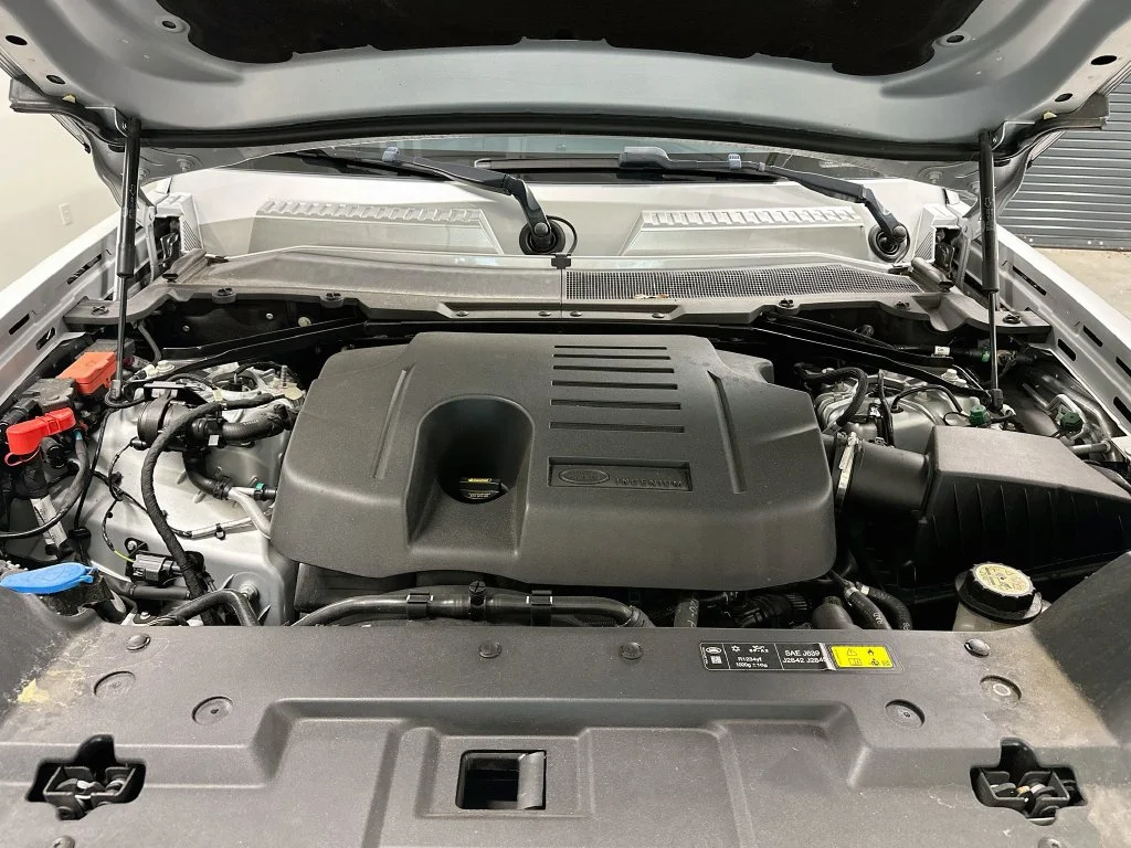 Used 2022  Land Rover XS Edition image 31