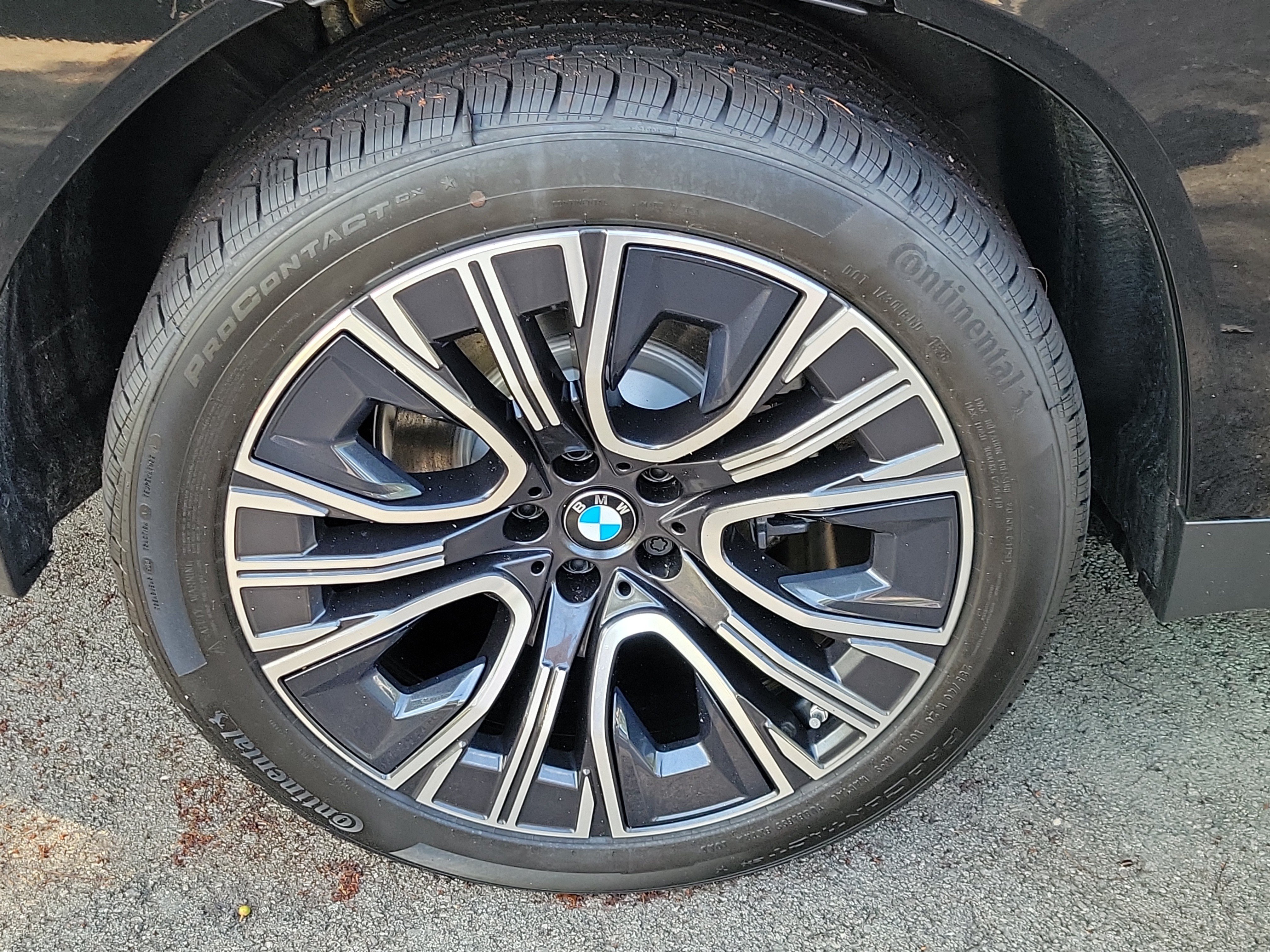 New 2026 Black Sapphire Metallic BMW 30 xDrive image 5