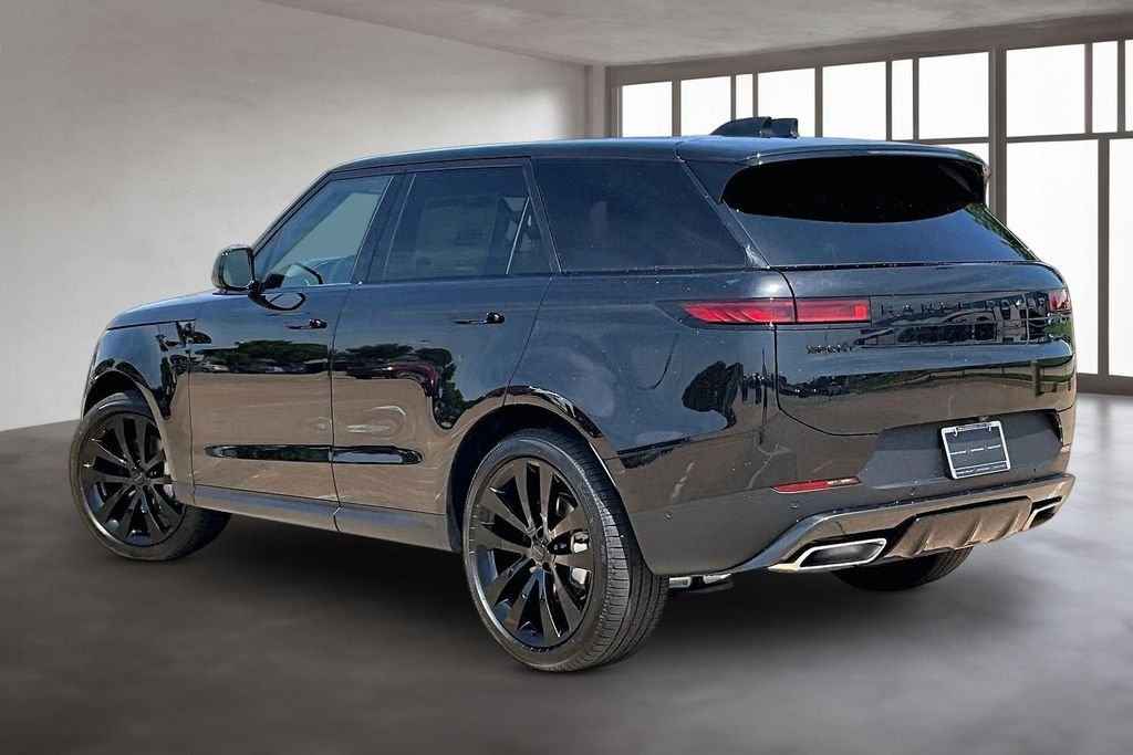New 2026 Santorini Black Metallic Land Rover SE image 3