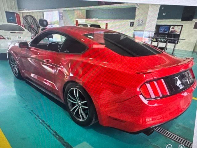 Used 2016 Red Ford GT image 4