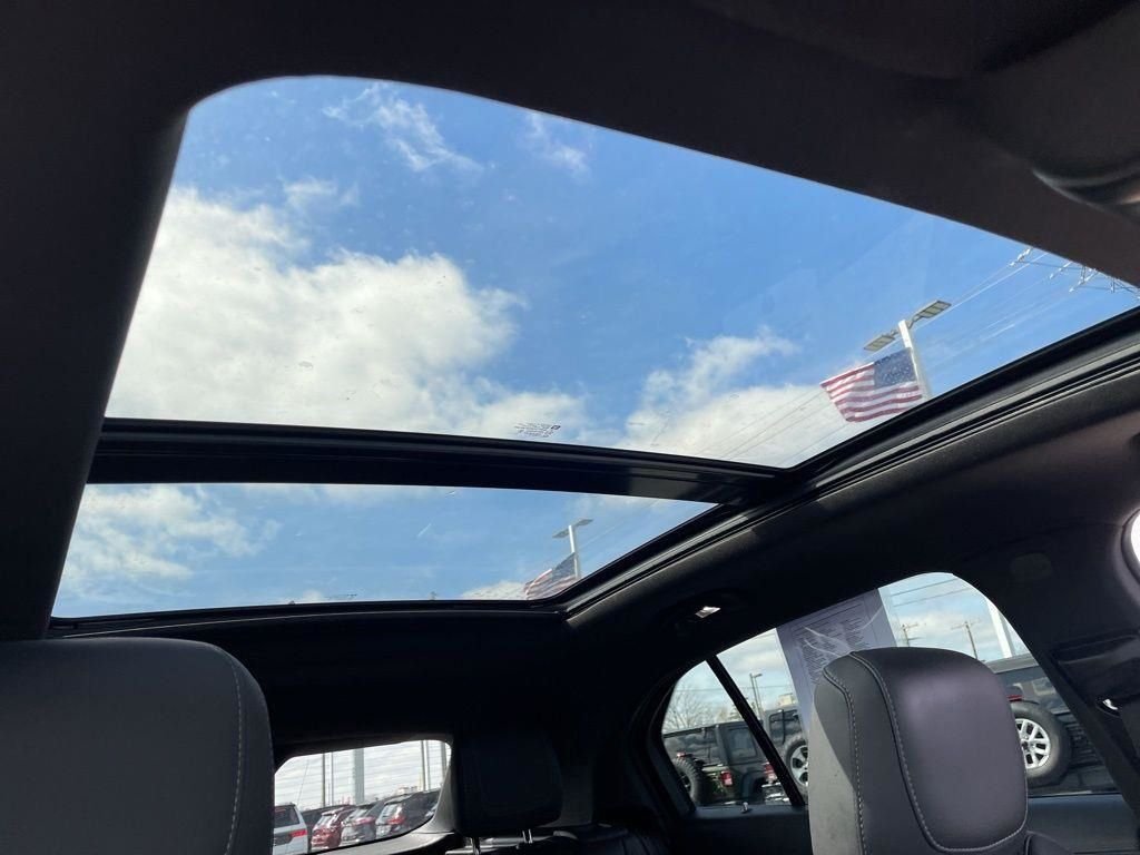Used 2023 Black Cadillac Luxury image 44