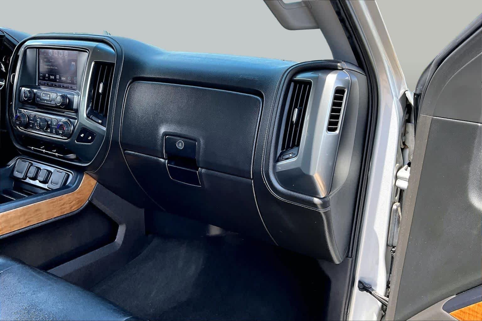 Used 2018 Silver Ice Metallic Chevrolet LTZ image 17