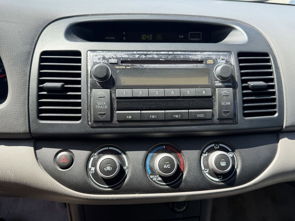 Used 2006  Toyota  image 27