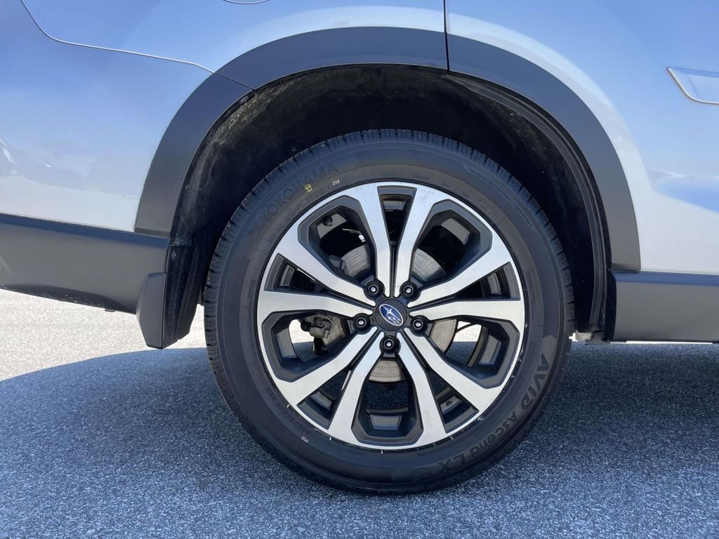 Used 2020 Ice Silver Metallic Subaru Limited image 35