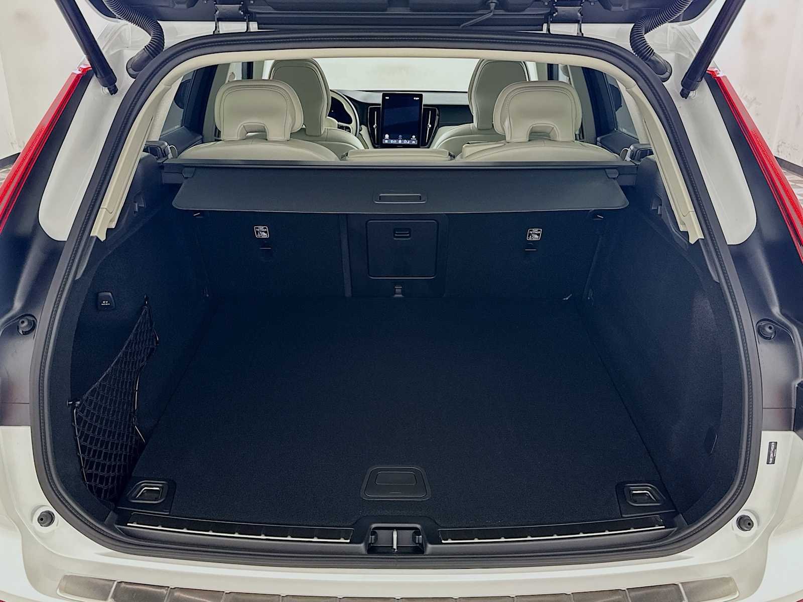 New 2026 Crystal White Volvo Ultra image 24