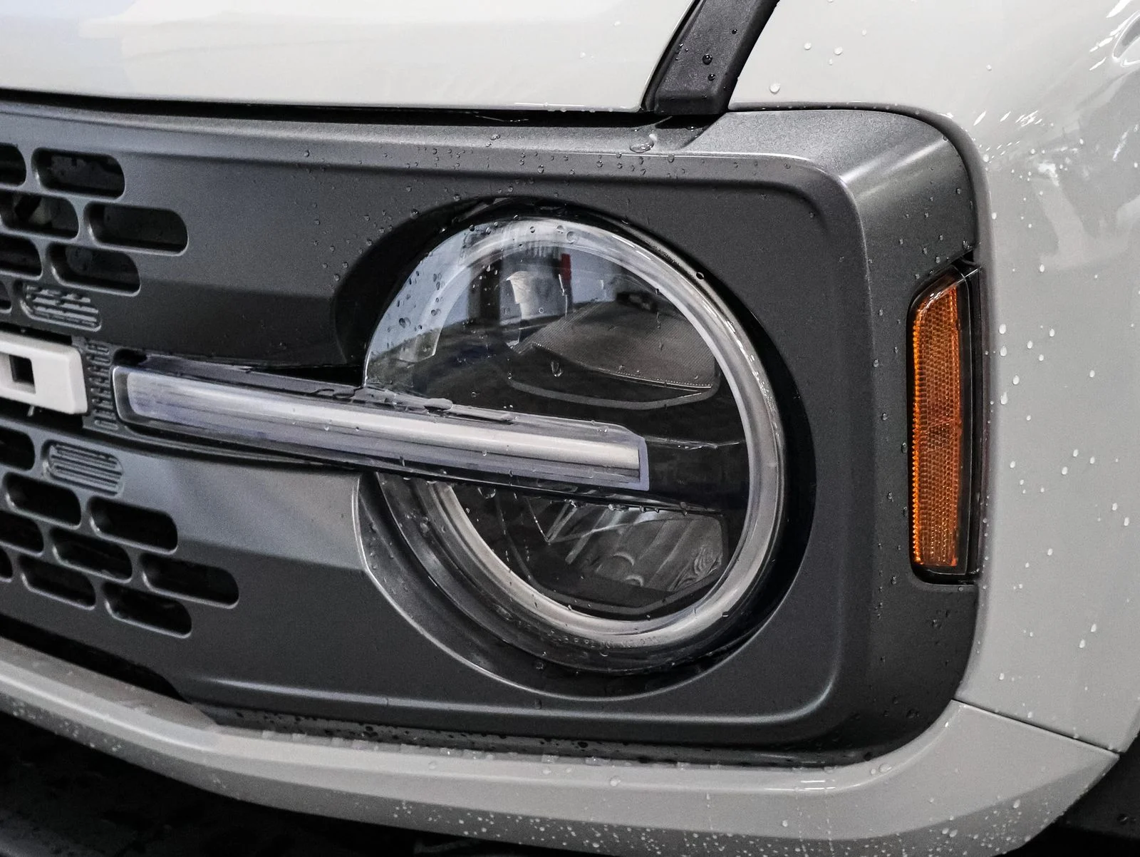 New 2026 Avalanche Gray Ford Badlands® image 14