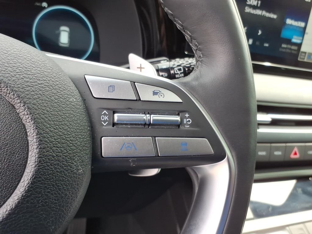 Used 2025 White Hyundai Calligraphy image 23