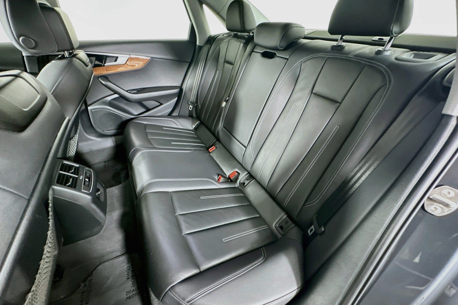 Used 2023 Manhattan Gray Metallic Audi Premium image 9