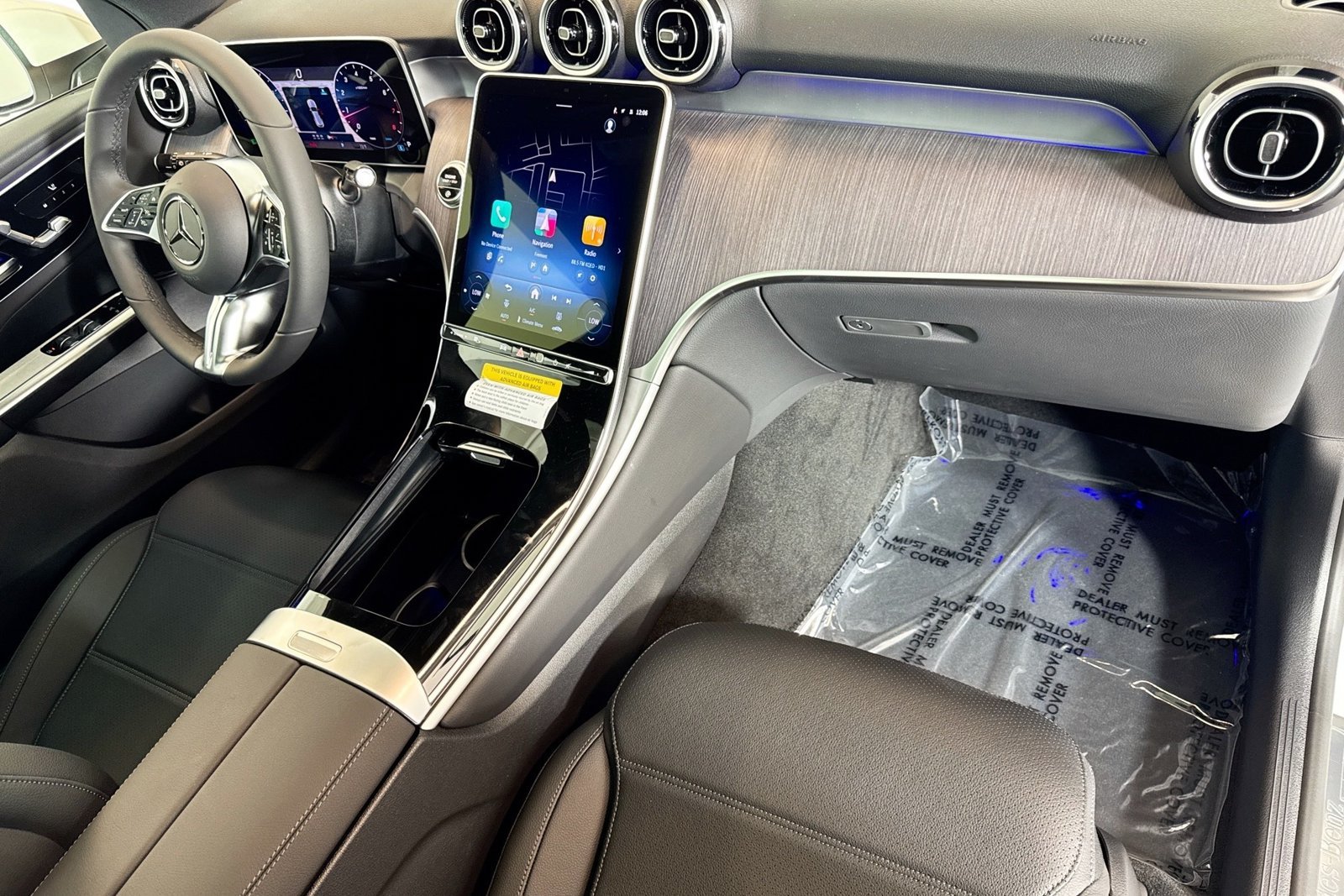 New 2026 Polar White Mercedes-Benz GLC 300 image 27