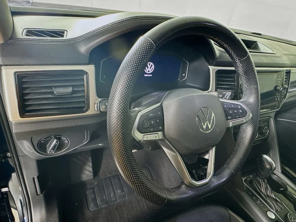 Used 2022 Blue Volkswagen 3.6L V6 SEL Premium R-Line image 11