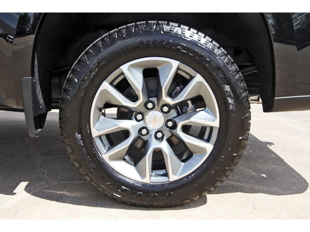 Used 2026 Black Chevrolet LT image 33