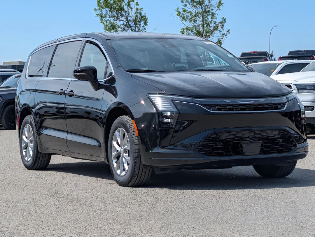New 2027 Black Chrysler Select - - AWD - 3.6L Pentastar V6 - Adaptive Cruise Control - Blind Spot Monitor & More! image 2