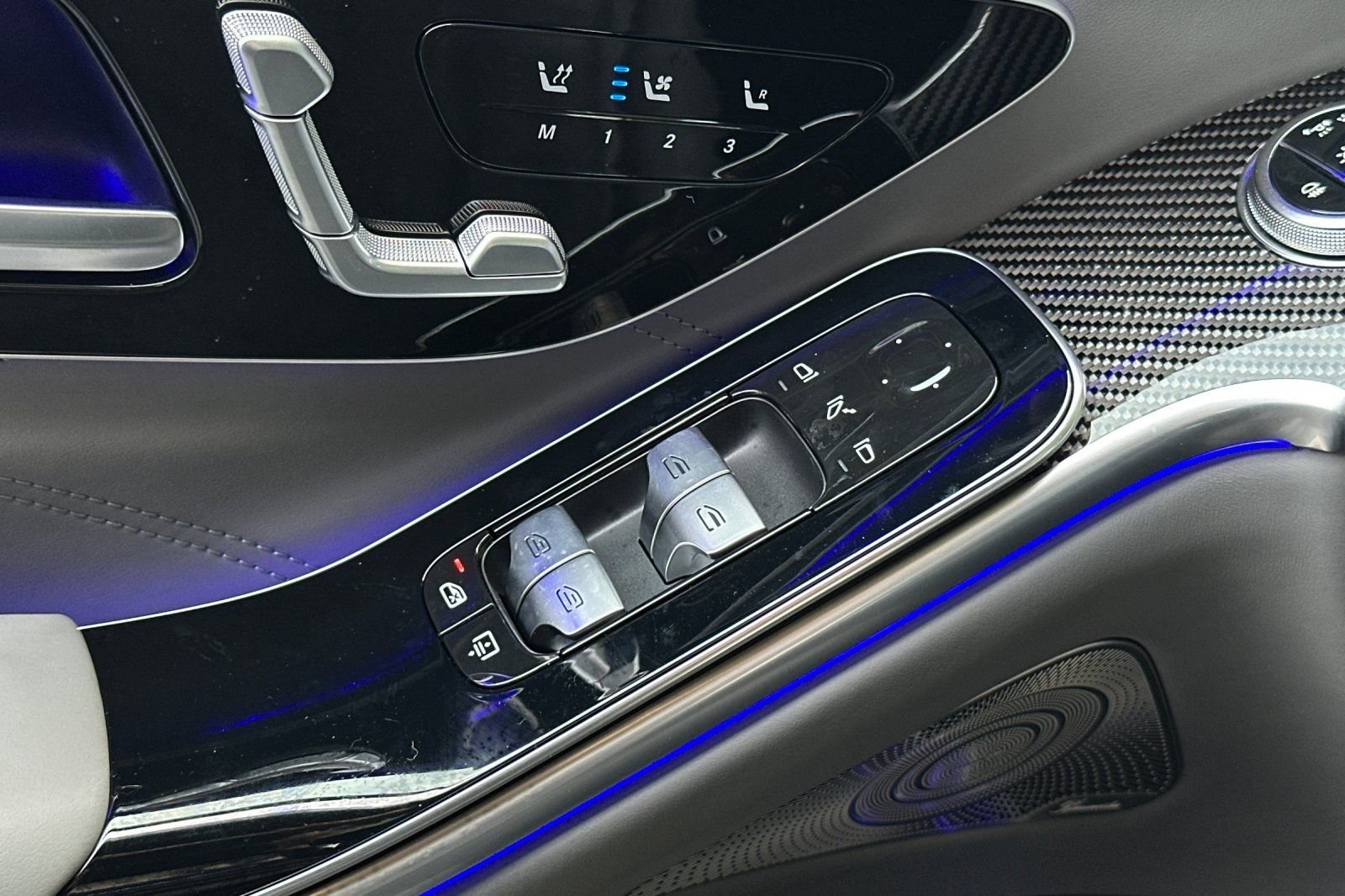New 2026 MANUFAKTUR Moonlight White Metallic Mercedes-Benz S 63 E AMG® image 25