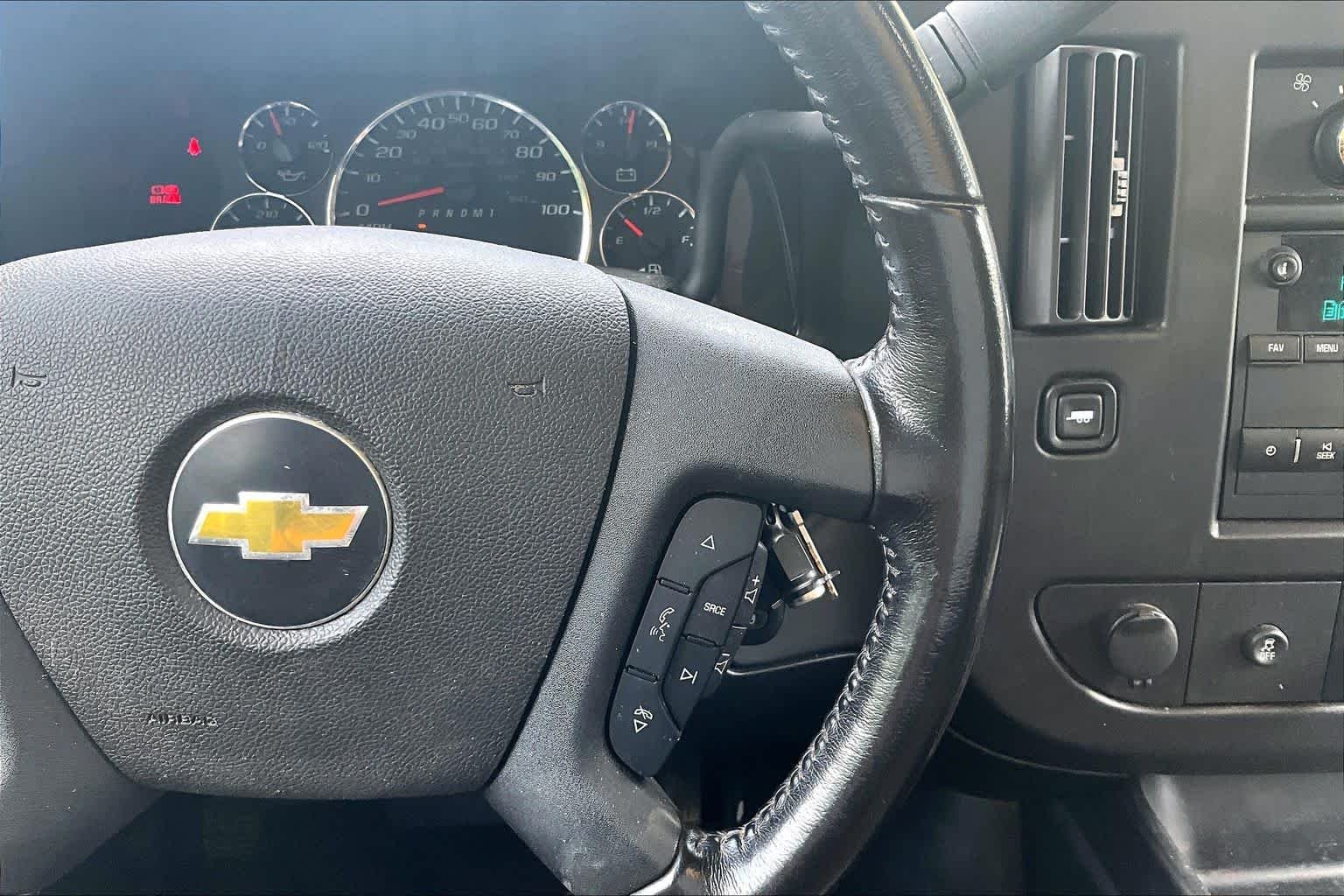 Used 2021 Summit White Chevrolet  image 21