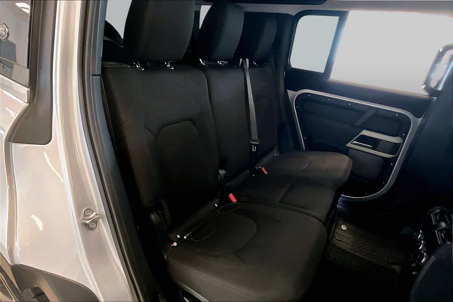 Used 2022 Hakuba Silver Metallic Land Rover  image 20