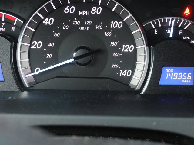Used 2013 Super White Toyota SE image 9