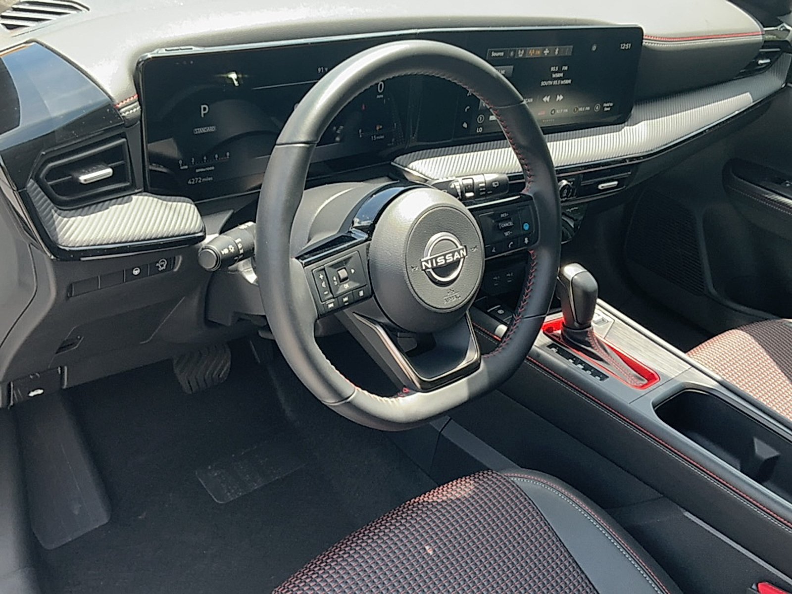 Used 2025 Aspen White Tricoat/Super Black Nissan SR FWD image 7