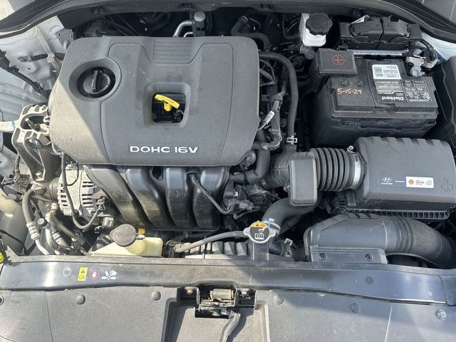 Used 2018 White Hyundai SEL image 19
