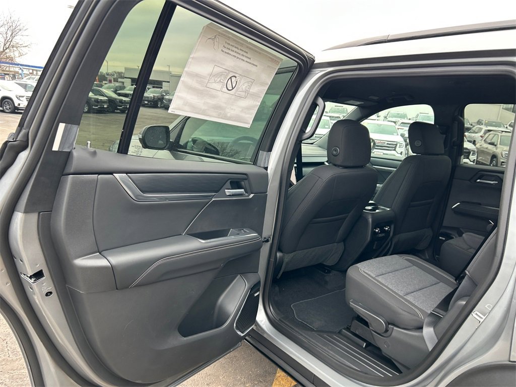 2026 GMC ACADIA - Image 30