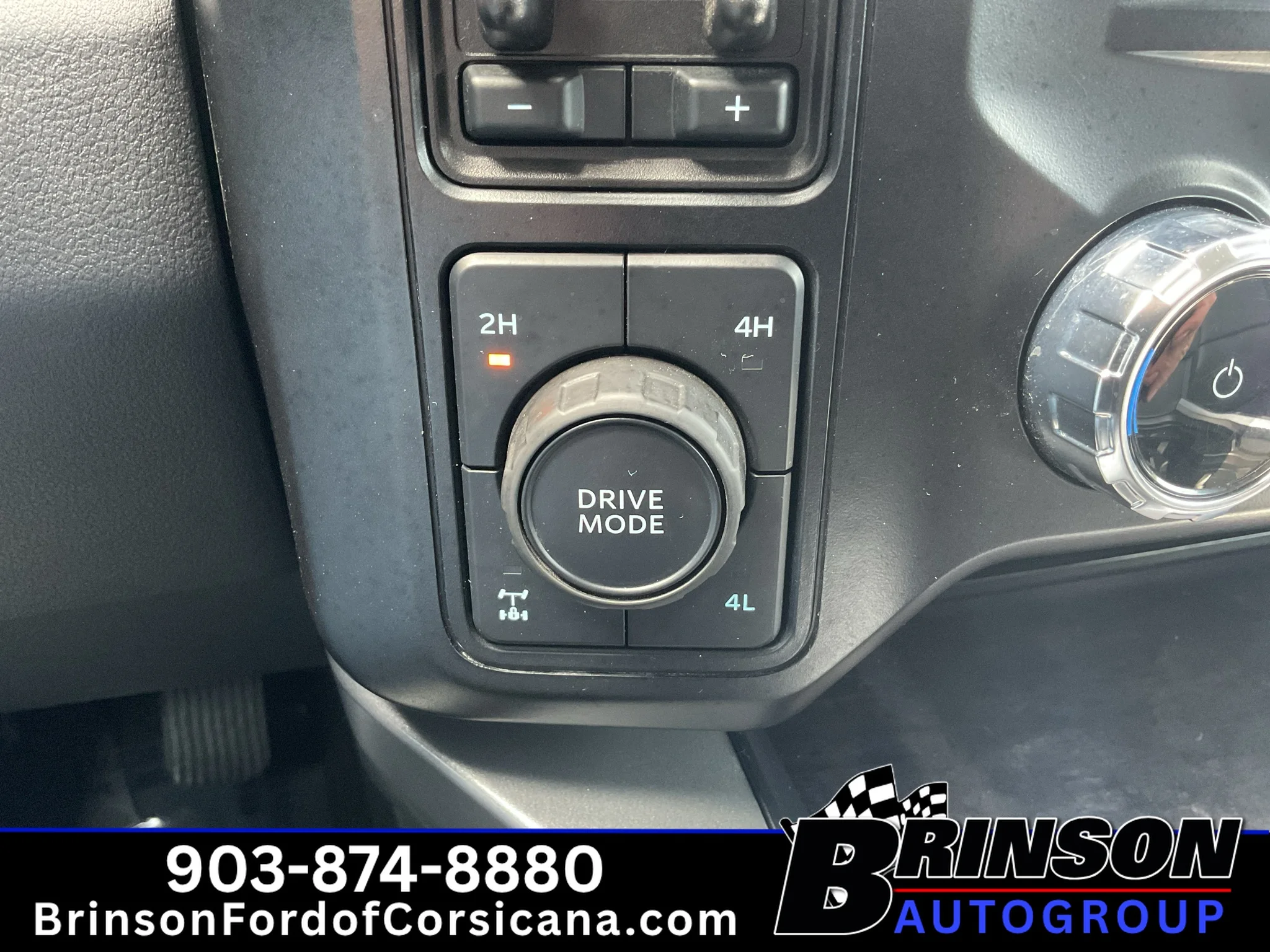 Used 2024 Carbonized Gray Metallic Ford LARIAT image 31