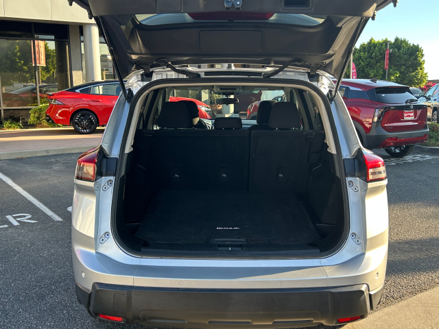 Used 2024 Silver Nissan S image 9