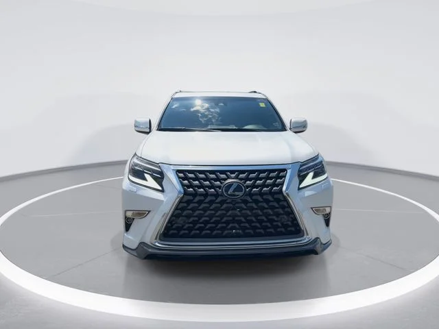 Used 2021  Lexus 460 Luxury image 3