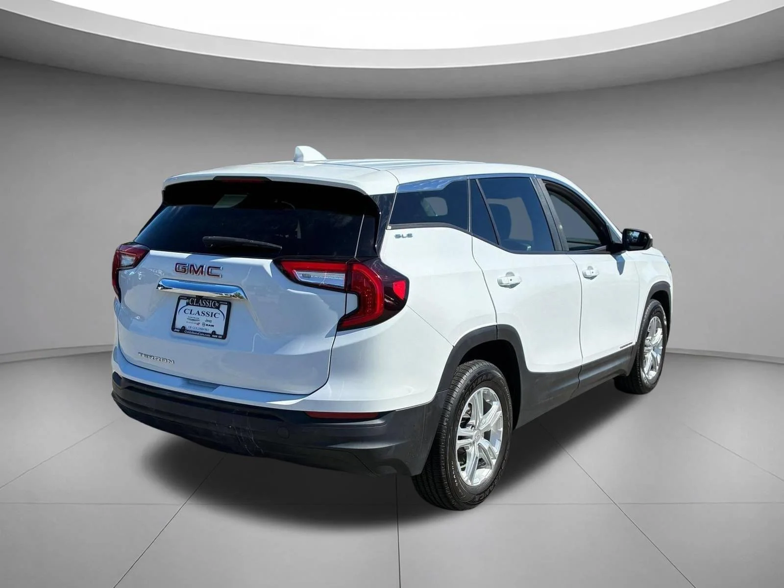 Used 2023 Summit White GMC SLE image 6