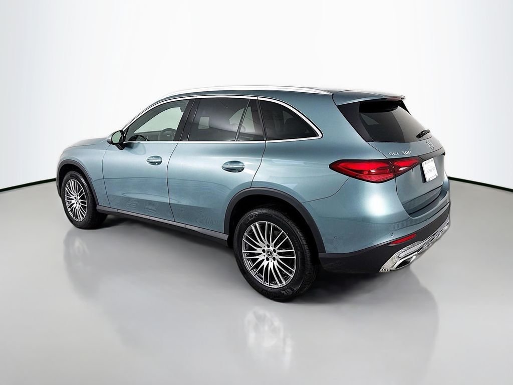 Used 2026 Verde Silver Metallic Mercedes-Benz GLC 300 image 3